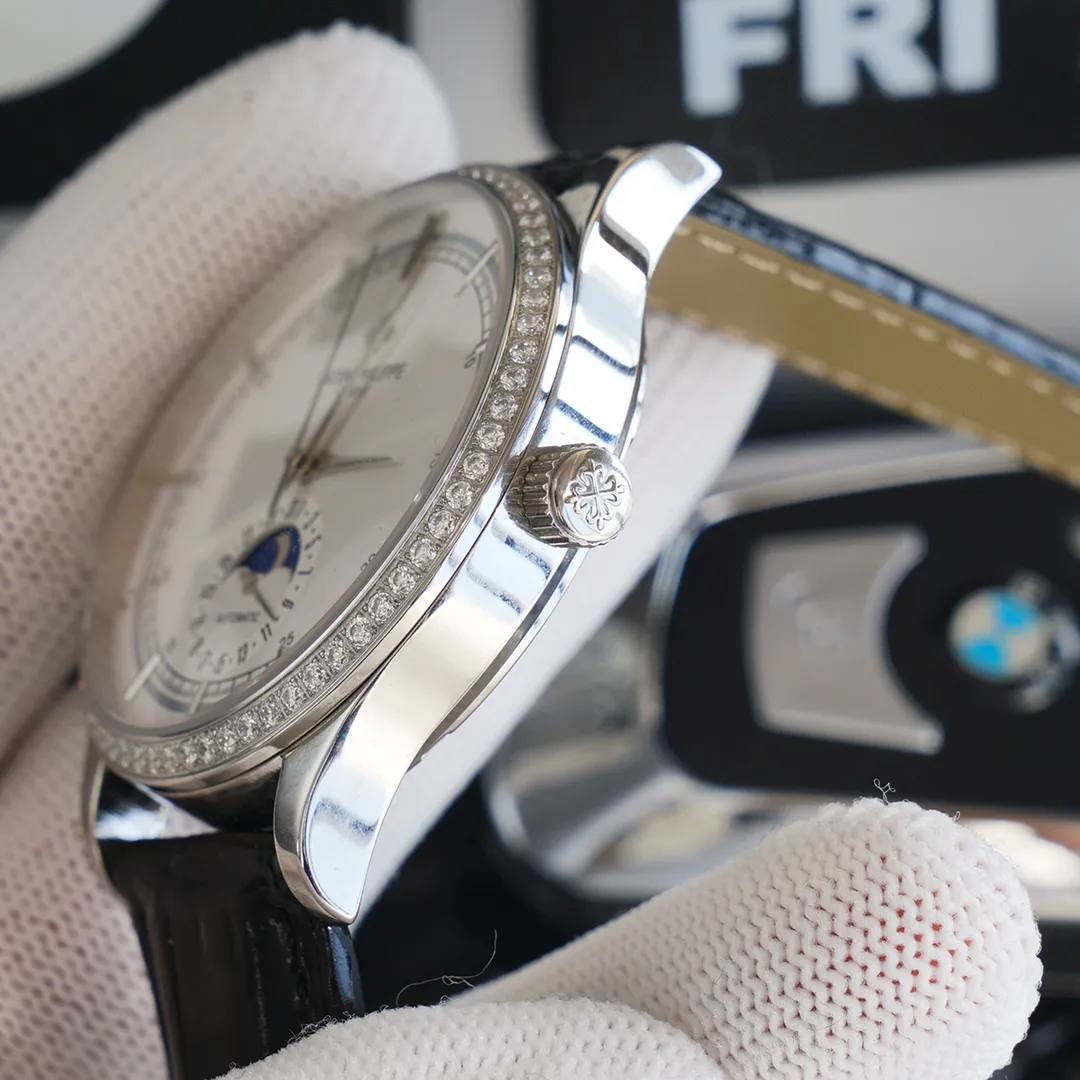 【Top replica】💰4500! Patek Philippe, six-digit real sun, moon, stars and calendar function, movement, date set 2824-2 (zero repair), imported Italian calfskin, original pin buckle, welcome to repost, we will sell it if you repost it!